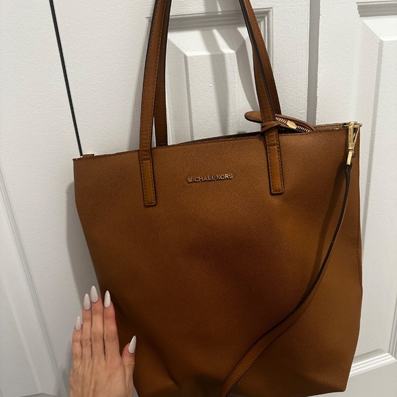 Michael Kors Purse Tote - Picture 5 of 5